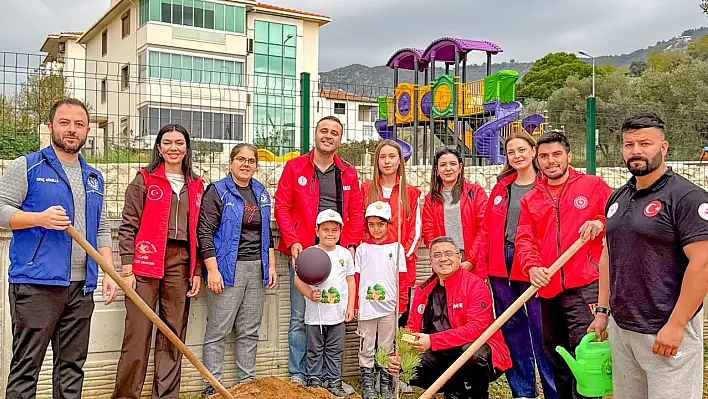 Bayındır'da Gençlerden 'Geleceğe Nefes' Etkinliği