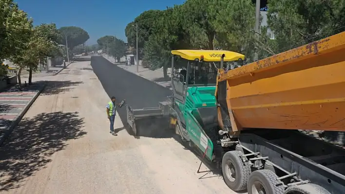 Bergama asfalt çalışmaları hız kesmeden devam ediyor