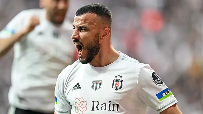 Beşiktaş iki futbolcusuyla yolları ayırıyor