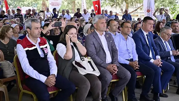 Beydağ'da Koza Hasat Festivali Renkli Görüntülere Sahne Oldu