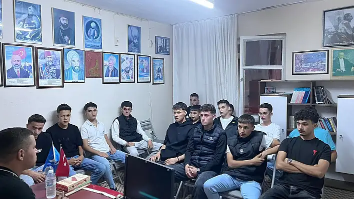 Beydağ'da Ülkü Ocakları'ndan 12 Eylül ve Alparslan Türkeş Semineri