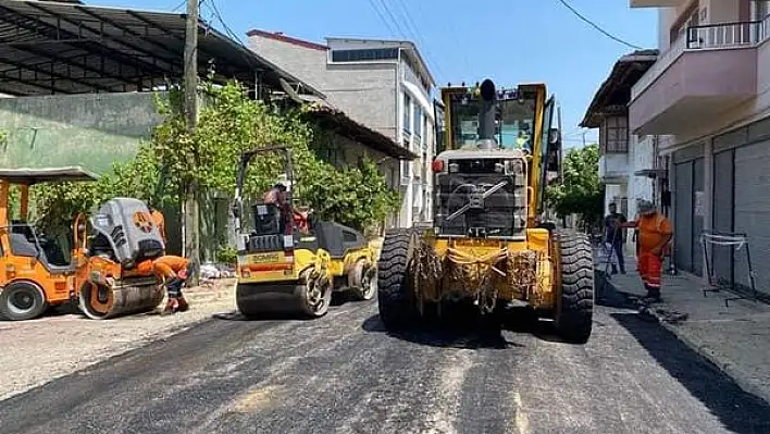 Beydağ'da asfalt çalışmaları aralıksız sürüyor