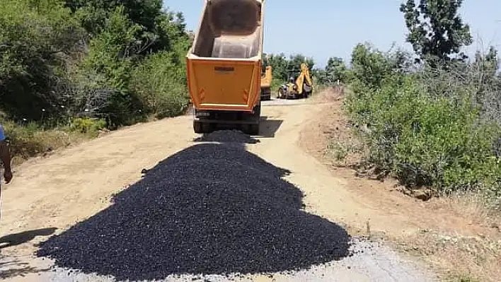 Beydağ'da yol çalışmaları devam ediyor