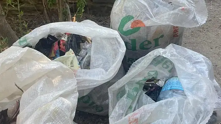 Birgi'de Çevre Gönüllülerinden Örnek Davranış: Cam ve Pet Şişeler Toplandı