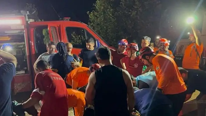 Bursa'da yangın felaketi yolda vurdu: su tankeri uçuruma yuvarlandı, 3 kişi hayatını kaybetti