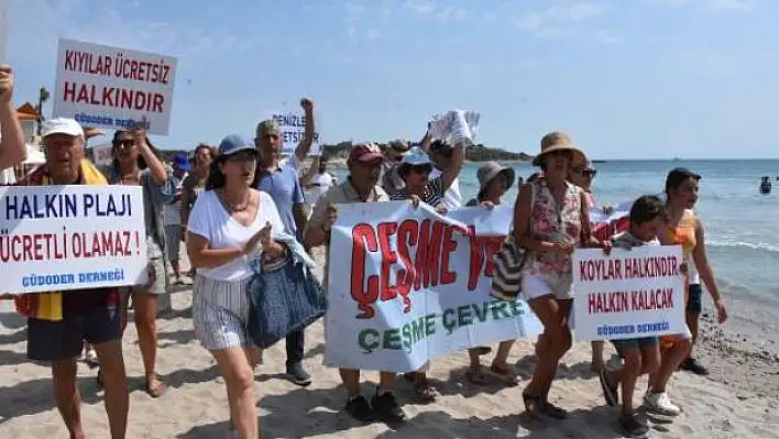 Çeşme’de ‘Havlunu al da gel’ eylemi yapıldı