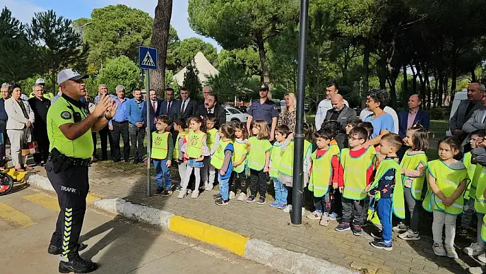 Çocuklar trafik kurallarını eğlenerek öğrendi