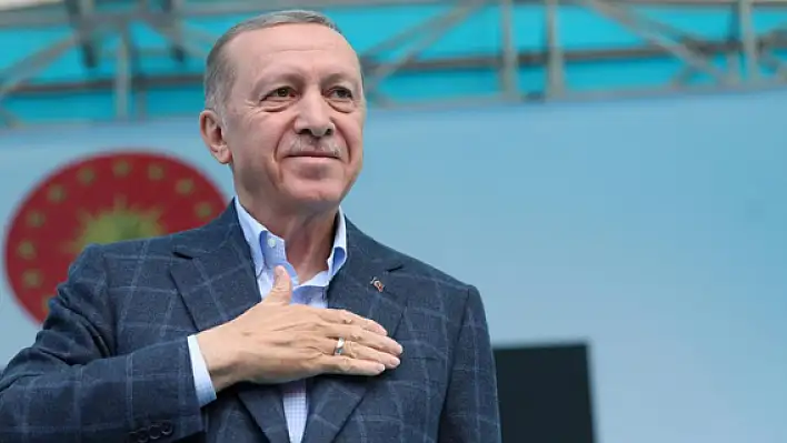 Cumhurbaşkanı Erdoğan için İzmirliler meydanda toplanıyor… İşte görüntüler