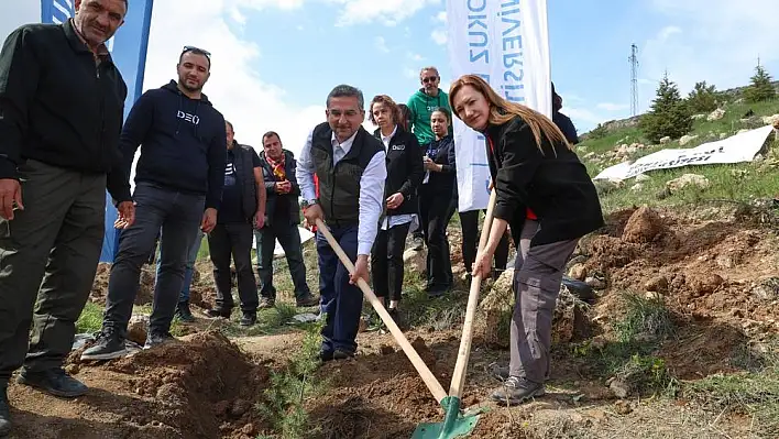 DEÜ’den Malatya’ya 65 bin fidan