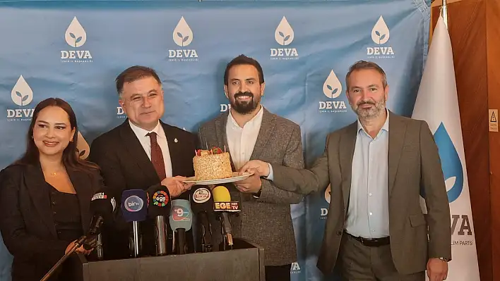 DEVA Partisi İzmir İl Başkanı Aybar Uygur: 'İzmir'de Her Hikâye Bizim Hikâyemiz'