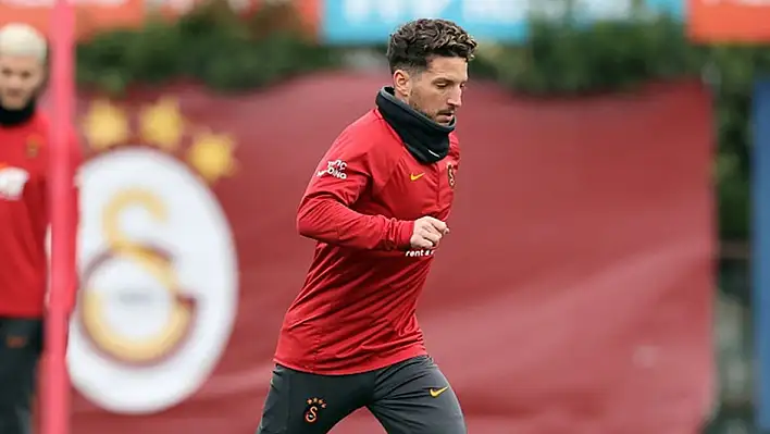 Dries Mertens görüşme odasında