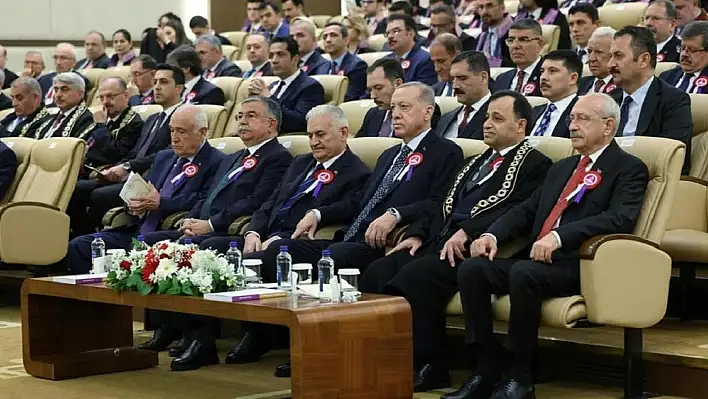 Erdoğan, AYM töreninde Kılıçdaroğlu’nun elini sıkmadı
