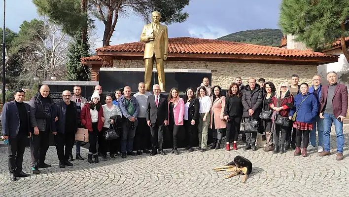 Eriş gazetecilerin gününü kutladı