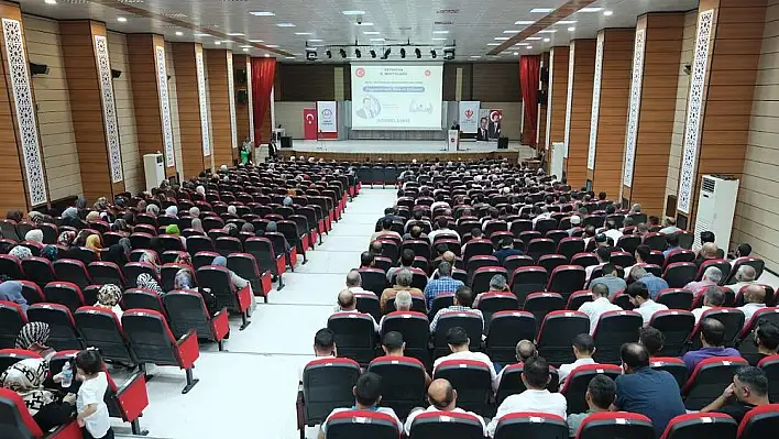 Erzincan'da 'Hz. Peygamber, İman ve İstikamet' konulu konferans düzenlendi