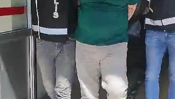 Eski emniyet müdürü  yakalandı