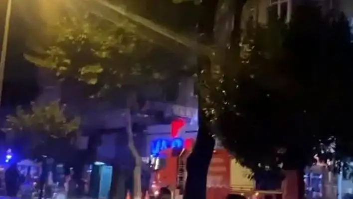 Evinin anahtarını unutunca olanlar oldu: Balkondan evine girmek istediği esnada sıkıştı