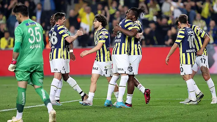 Fenerbahçe tur kapısını sonuna kadar araladı
