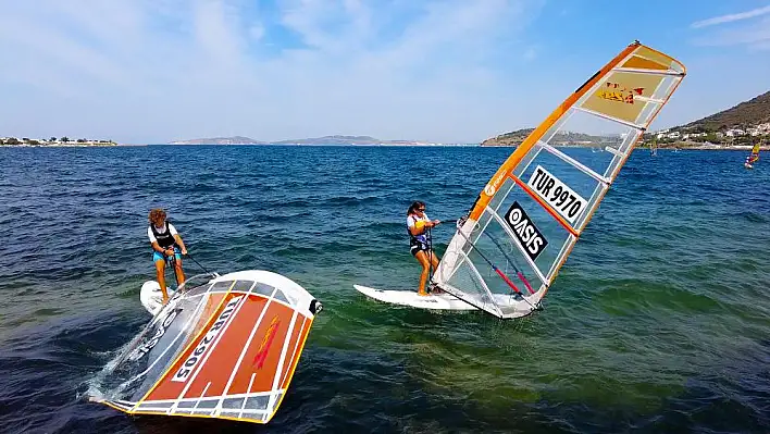 Foça'da Kurtuluş Kupası Yelken Yarışları başladı