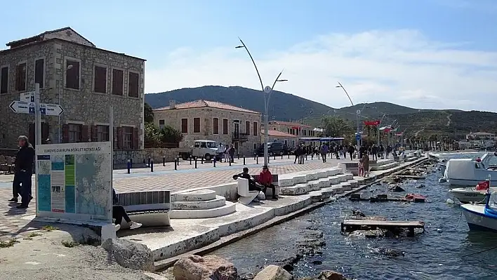 Foçalı esnaf, yaza hazır