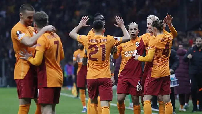 Galatasaray deplasmandan 3 puanla döndü