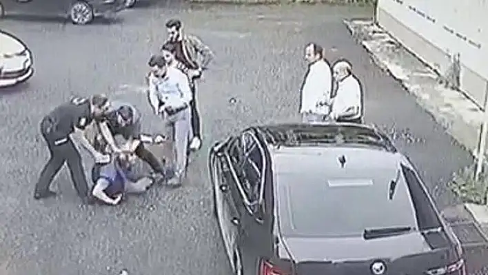 Gazeteci koruma polisi tarafından darp edildi