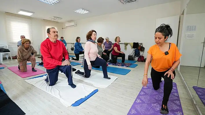 Gaziemir'in çınarları yogayla gençleşiyor