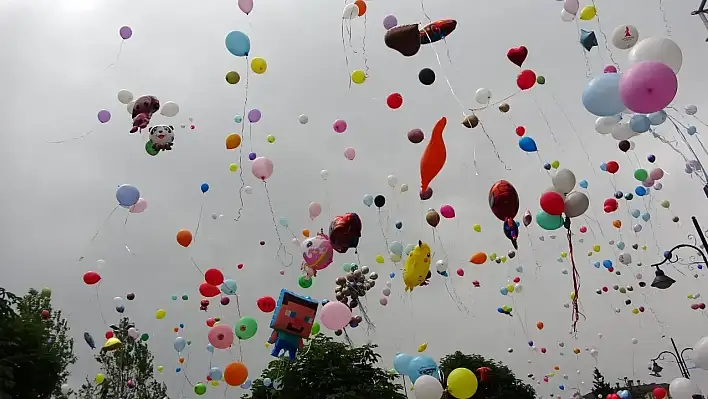 Gökyüzüne Bakan Gözler İçin Bir Balon Da Sen Uçur!