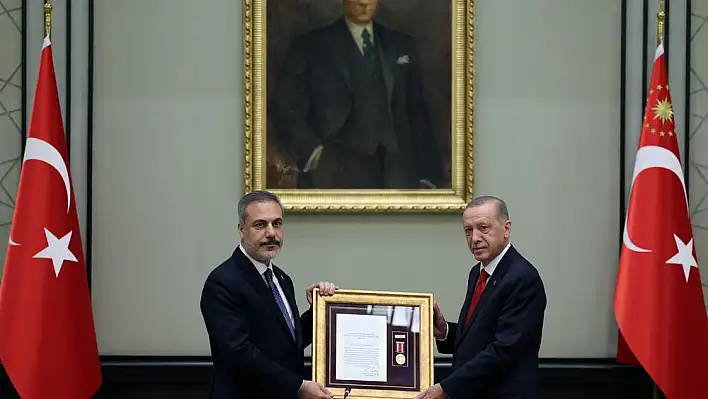 Hakan Fidan'a ‘Üstün Hizmet Madalyası’