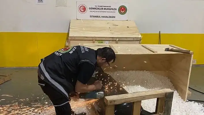 Havalimanı’nda 427 kilogram metamfetamin yakalandı