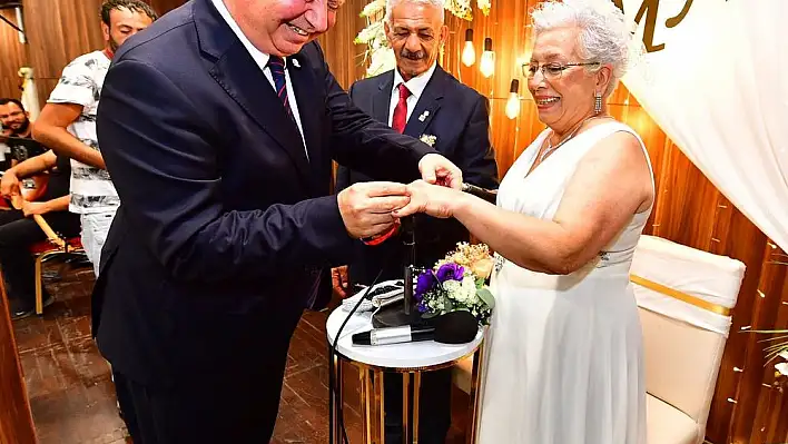 Huzurevinde evlilik