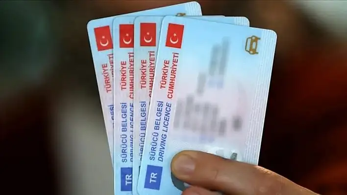 İçişleri Bakanı Yerlikaya'dan Eski Tip Sürücü Belgeleri İçin Uyarı
