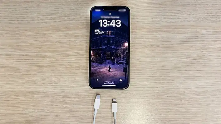 iPhone 15 sonunda USB-C’ye kavuşuyor mu