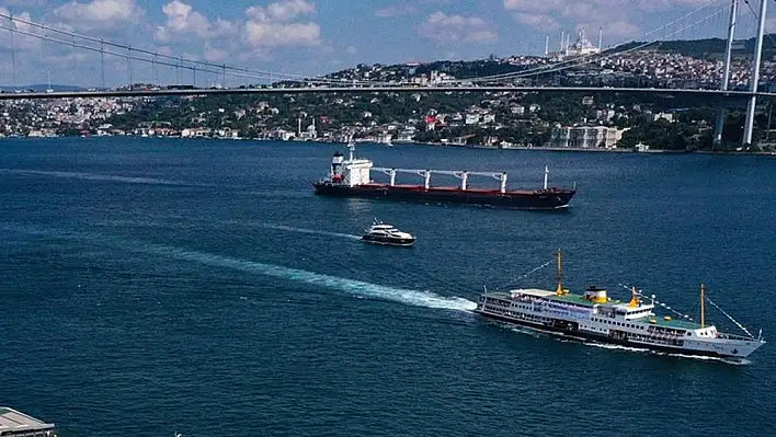 İstanbul Boğazı'nda gemi arızalandı!