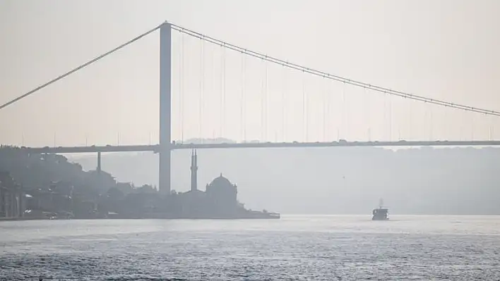 İstanbul Boğazı’nda gemi trafiği çift yönlü durduruldu