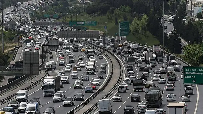 İstanbul'da ilk ders günü trafik felç oldu