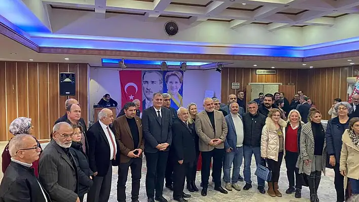 İYİ PARTİ KİRAZ İLÇE KONGRESİNDE MEVCUT BAŞKAN DEMİR ve YÖNETİMİ GÜVEN TAZELEDİ