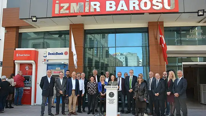 İzmir Barosu emeklilik için SGK önüne gitti 