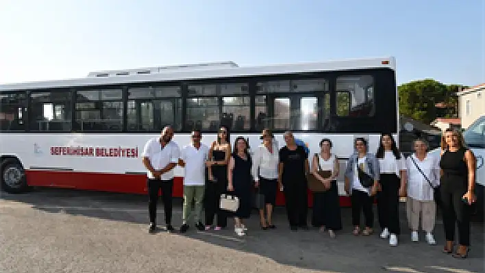 İzmir Büyükşehir Belediyesi Seferihisar'a otobüs hibe etti