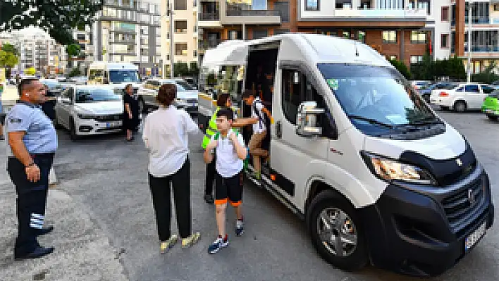 İzmir Büyükşehir Belediyesi'nden okul servislerine denetim