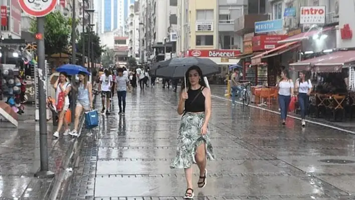 İzmir'de 4 Ay Sonra Yağmur Başladı