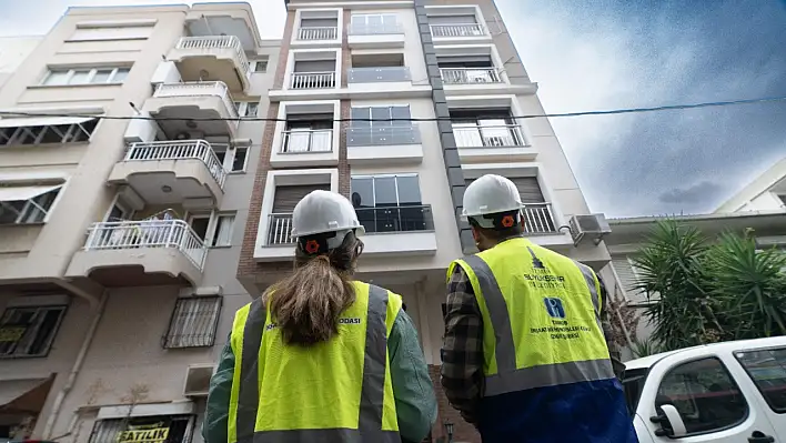 İzmir'de Depreme Dayanıklı Kent İçin 'İzmir Yenileniyor' Başvuruları Açıldı