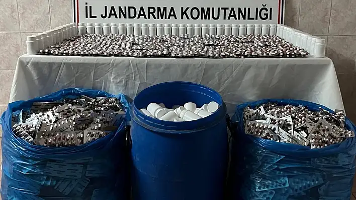 İzmir'de Jandarma'dan Uyuşturucu Operasyonu: 87 Şüpheli Yakalandı