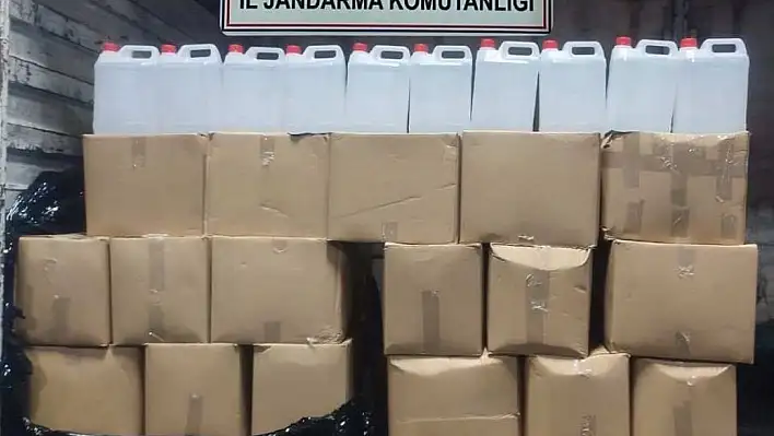 İZMİR'DE KAÇAK ALKOL OPERASYONU: 860 LİTRE ETİL ALKOL ELE GEÇİRİLDİ