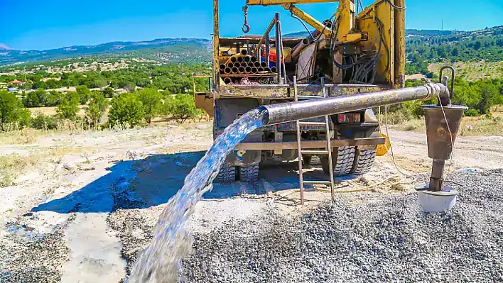 İZMİR'DE SU KRİZİ BÜYÜDÜ  200 NOKTADA YER ALTI SUYU ARAŞTIRILACAK