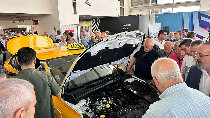 İZMİR'DE TAKSİCİLERE ÖZEL RENAULT MEGANE DÖNEMİ BAŞLADI