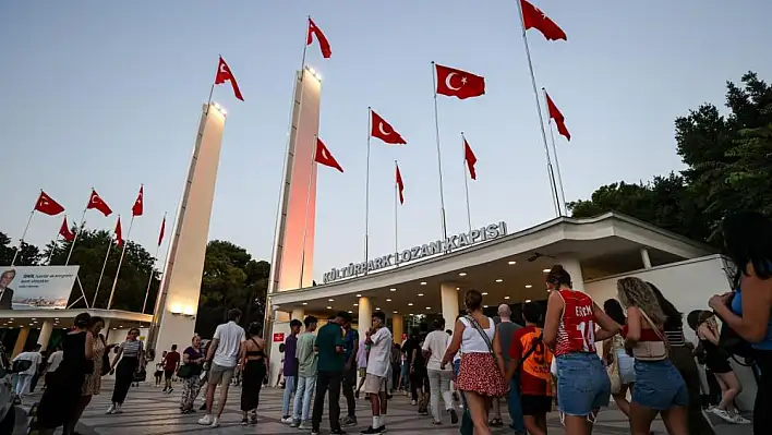 İzmir Enternasyonal Fuarı’nda Tan Taşçı zamanı