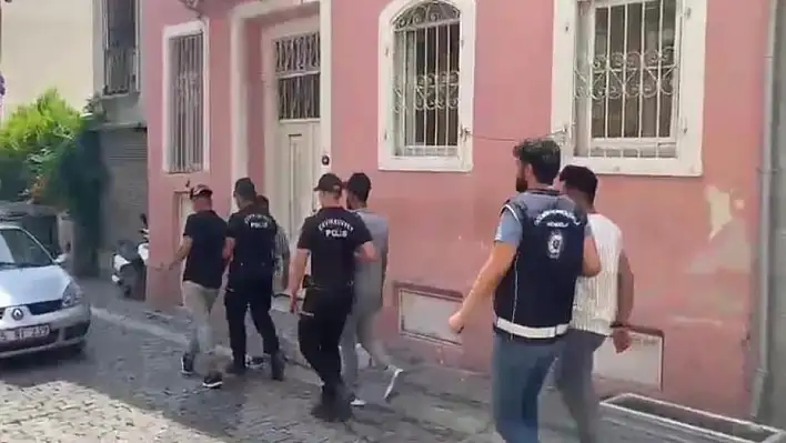 İzmir polisi 109 düzensiz göçmen yakaladı