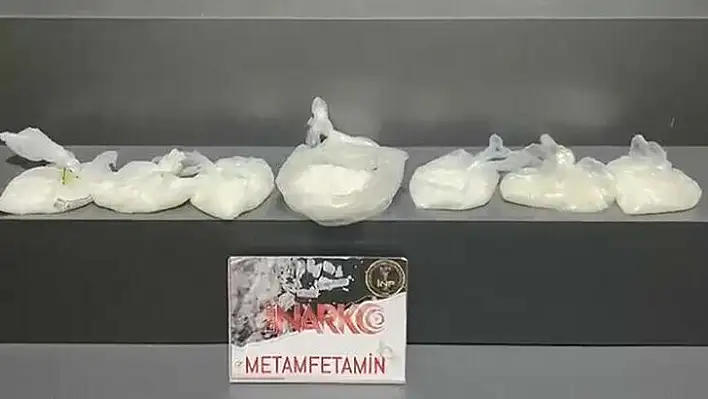 İzmir’de 2 kilogram metamfetamin ele geçirildi