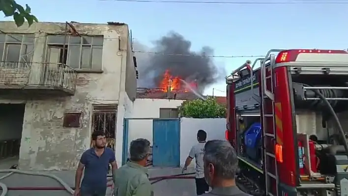 İzmir'de korkutan yangın
