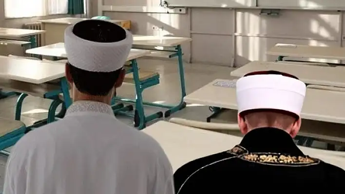 İzmir’deki okullarda manevi danışmanlık protokolüne karşı tepkiler sürüyor